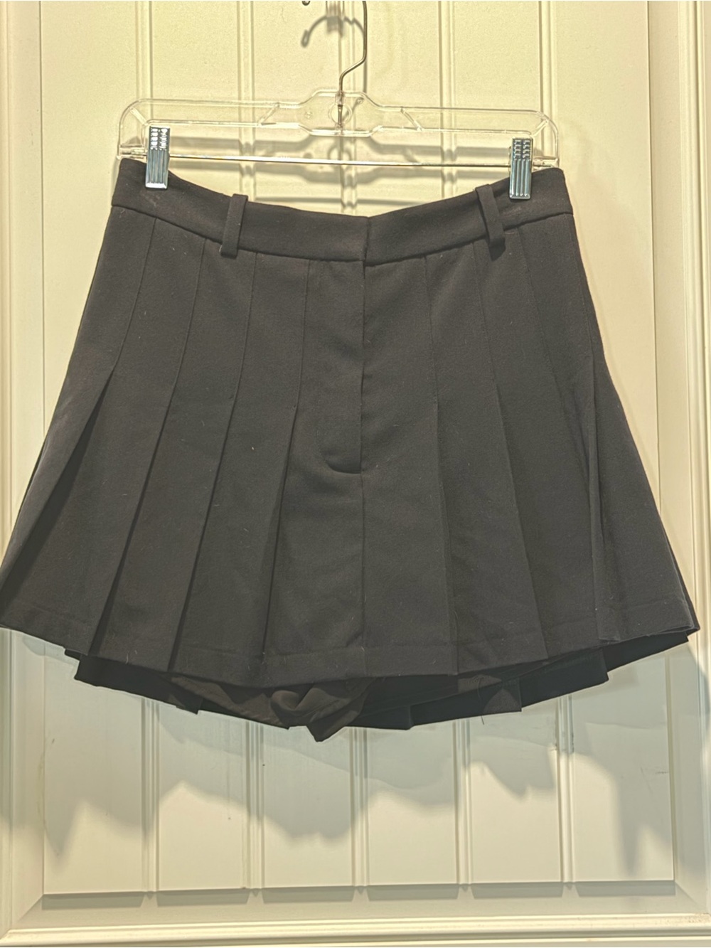 Abercrombie & Fitch Black Pleated Mini Skort